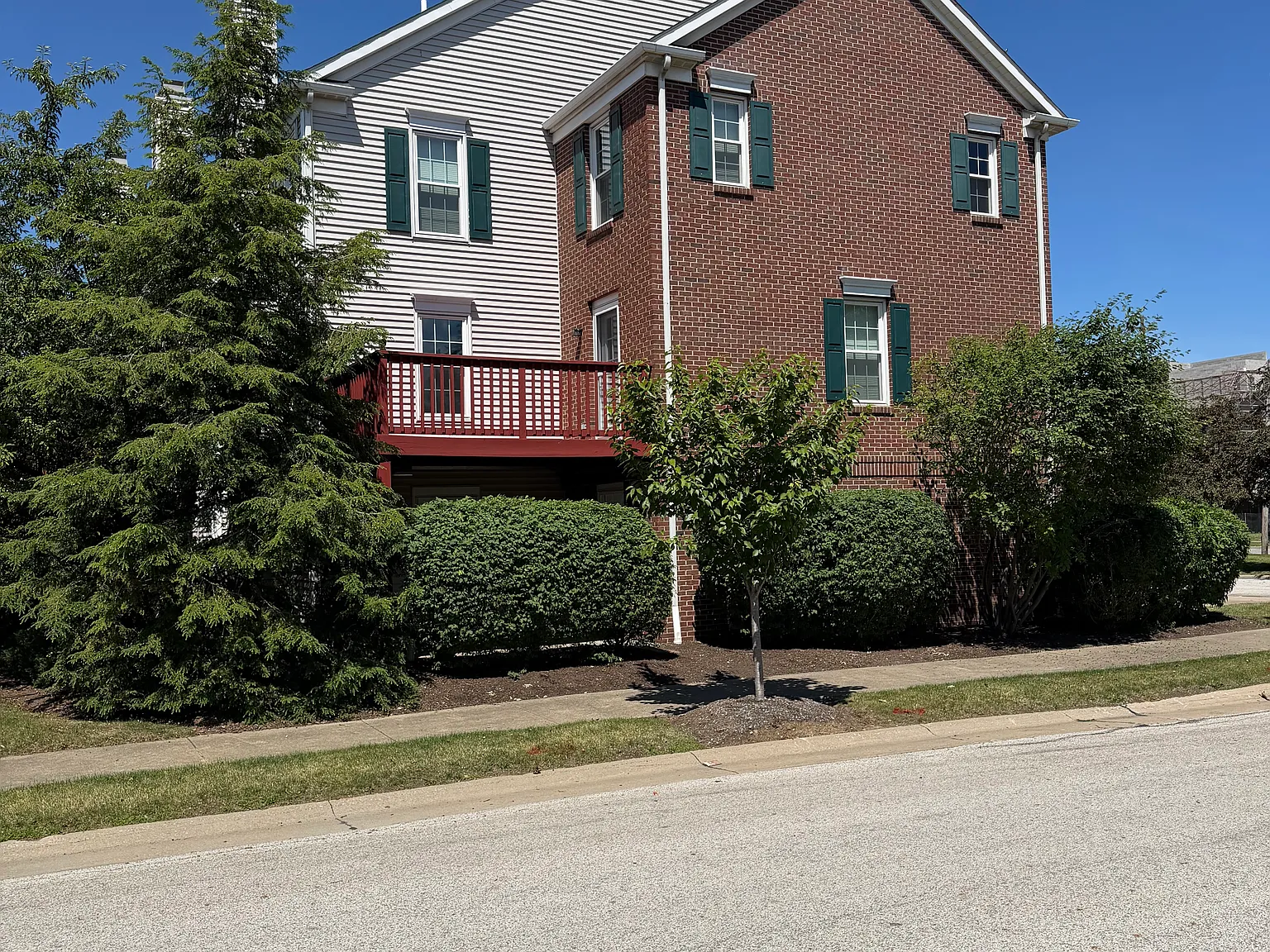 3 bed, 2.5 bath, 2176 sqft, $2,600 — Photo 4