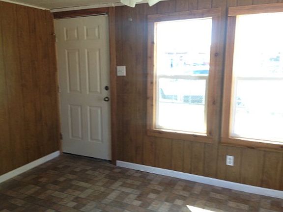 3rd image of 209 East Ave