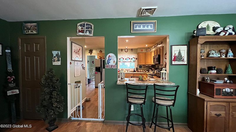 5th image of 13 Lee Avenue
