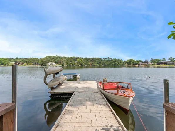 565 Sunset Ln, Hudson, WI 54016