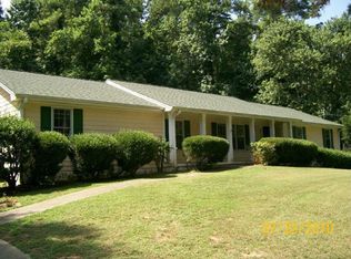 8440 Sundridge Dr, Fairburn, GA 30213