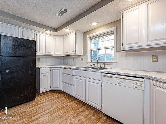 3rd image of 2908 Blueberry Ln