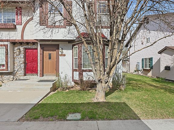 3rd image of 863 Zurich Ln