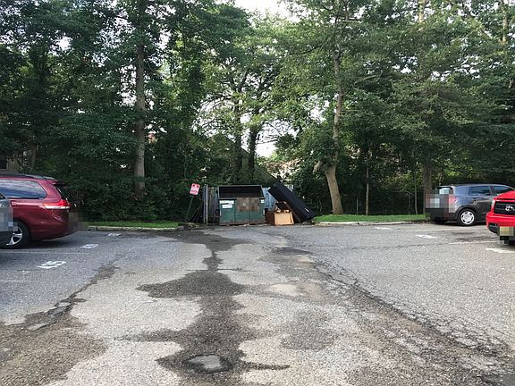 4th image of 433 Woodlake Manor Dr