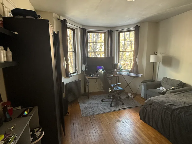 31 Queensberry St #7 — Photo 2