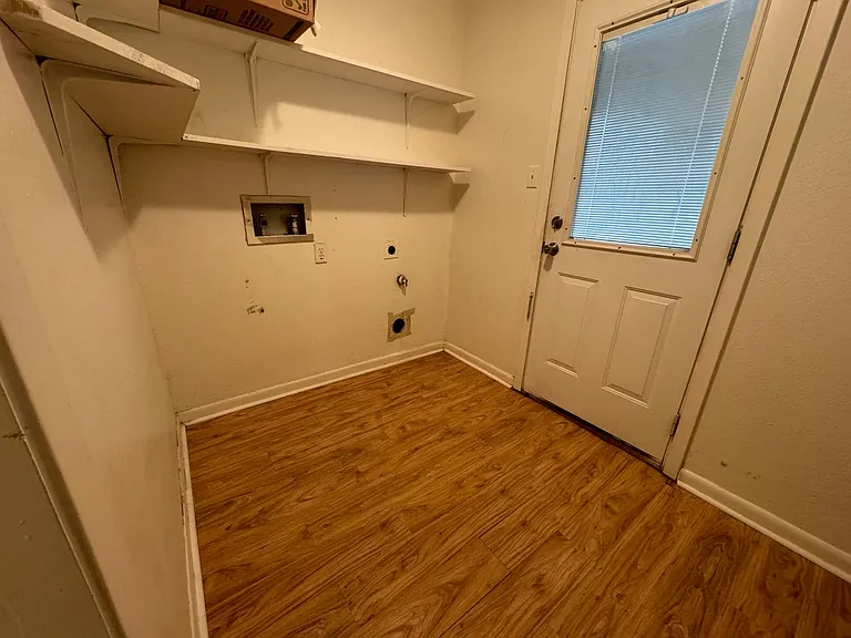 3002 Hazel Cir — Photo 9