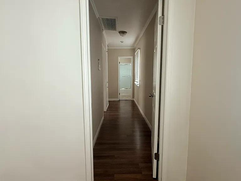 4112 W Victory Blvd — Photo 9