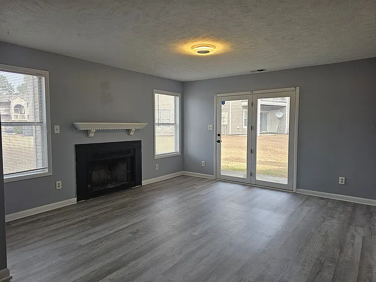 672 Bartons Landing Pl #1 — Photo 8