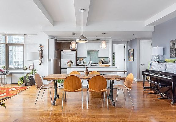 4th image of 217 51st Ave APT 909