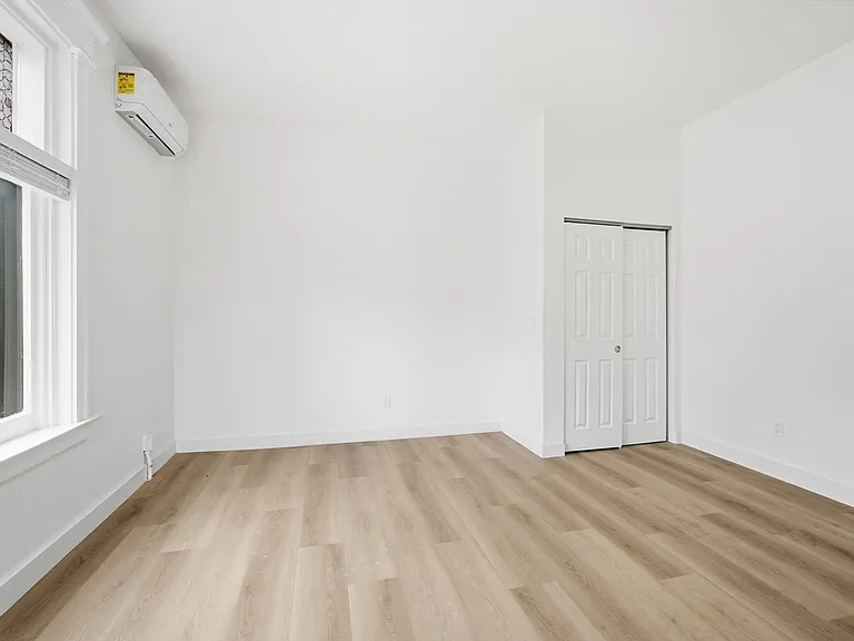 568 Hale Ave — Photo 12