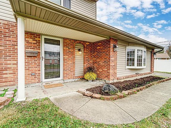 3rd image of 7620 Shepherdess Dr