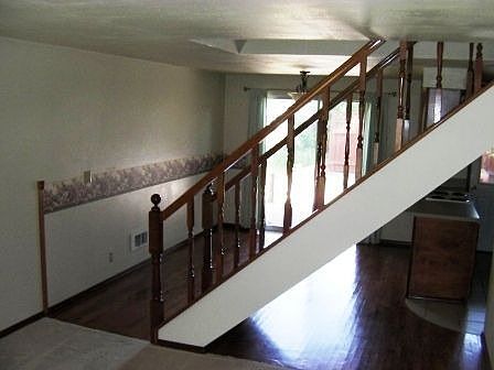 3rd image of 800 SW Harrier Cir APT 1