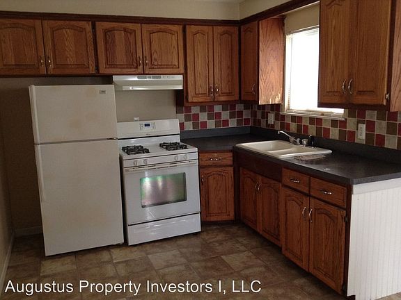 4th image of 1555 Northgate St