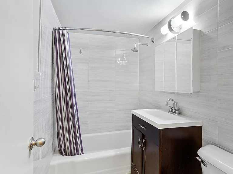 220 E 60th St #14G — Photo 13