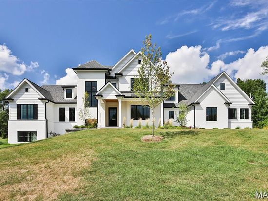7 Briarbrook Trl, Saint Louis, MO 63131