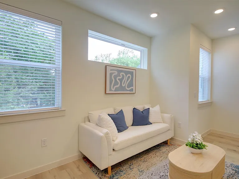 6802 Montana St #2 — Photo 7