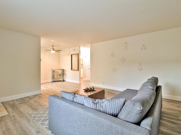 3rd image of 470 Boynton Ave APT 14