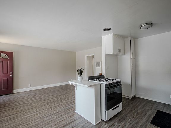 4th image of 1445-1501 E 4th St #10