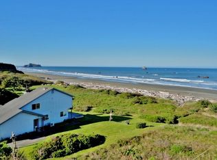 200 Harmer Beach Rd, Smith River, CA 95567