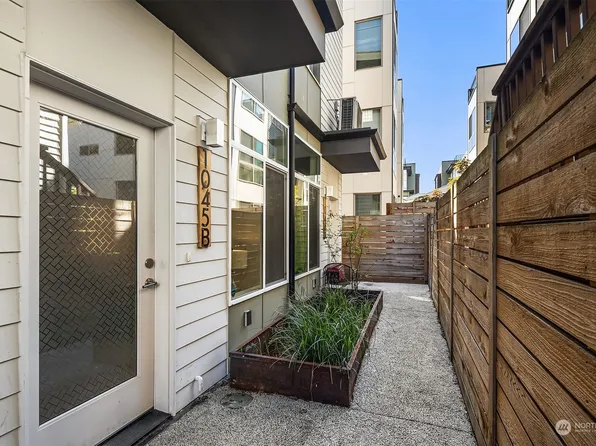 1045 S Cloverdale Street #B, Seattle, WA 98108