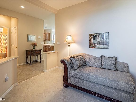 5th image of 10247 Villa Arceno Ave