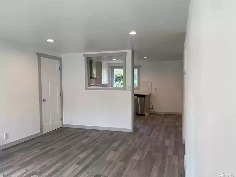 1507 Olympic Ave — Photo 5