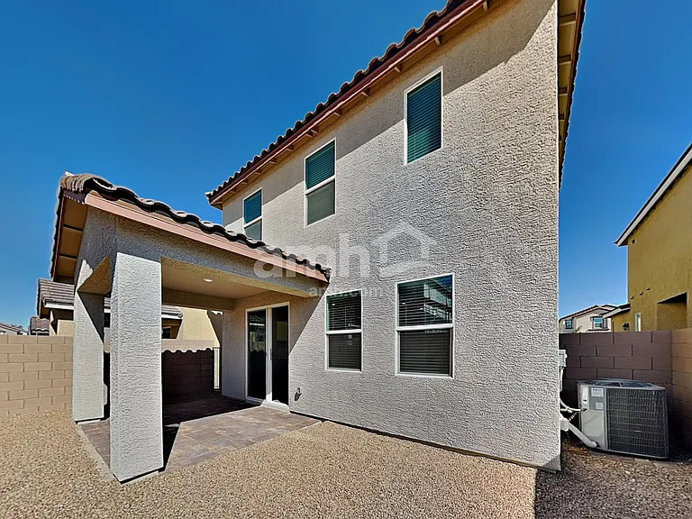 5863 Vaes Dothrak St — Photo 22
