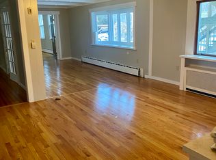 25 Henry St #1, Northampton, MA 01060