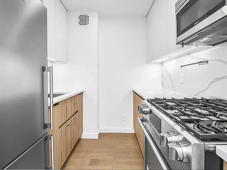 227 E 59th St #4B — Photo 3