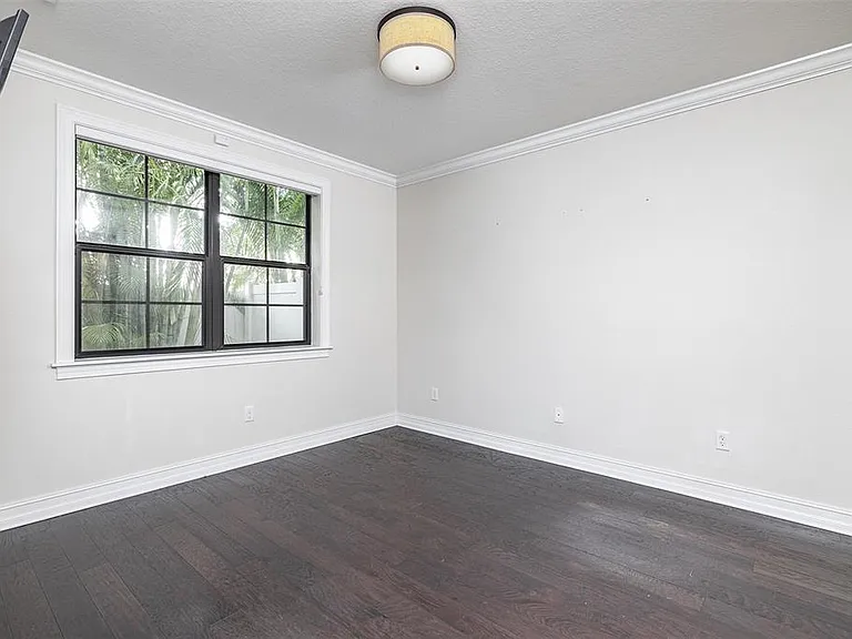 222 S Audubon Ave — Photo 9
