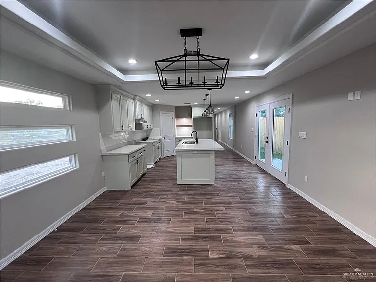 1726 La Paloma Ave — Photo 9