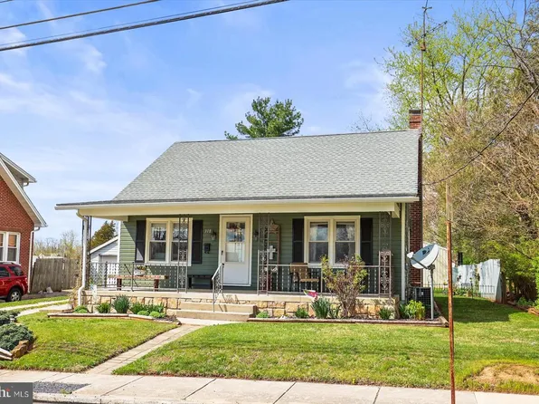 318 W High St, New Oxford, PA 17350