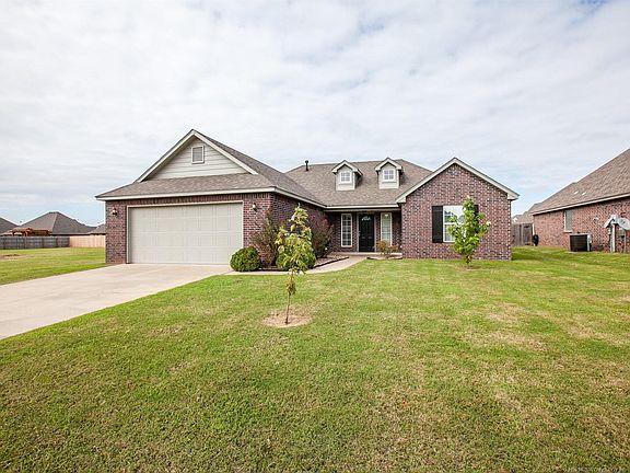 2nd image of 26420 Foxen Dr