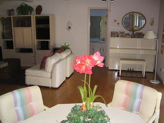 Extended Family Room 