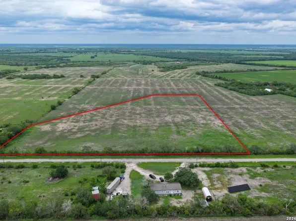 000 County Road 323, Beeville, TX 78102