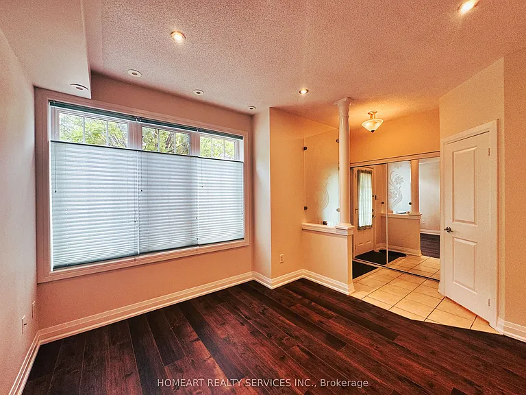 32 Glendora Ave — Photo 8