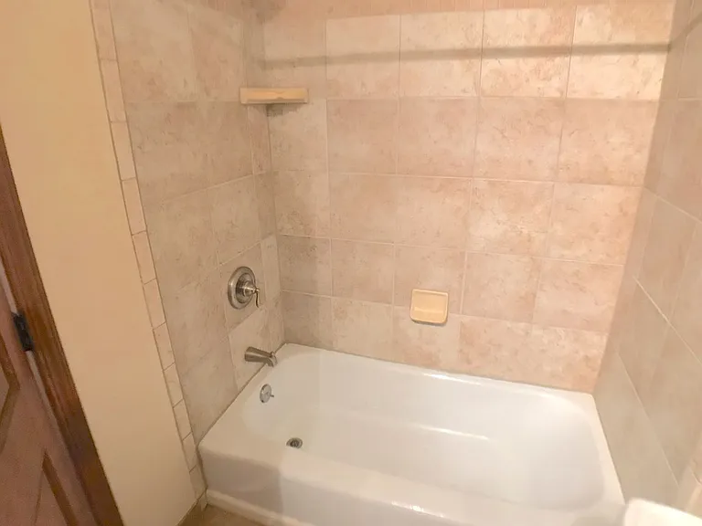 3621 Candlelight Dr NE — Photo 24