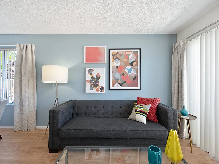 West Park Villas Apartments — Photo 7