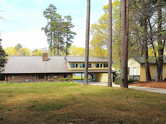 3rd image of 497 Circle H Woods Rd