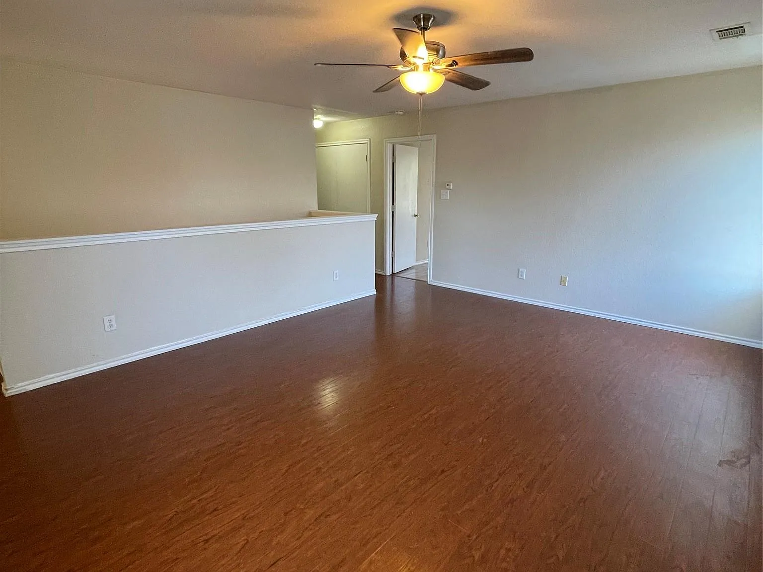 4 bed, 2.5 bath, 2322 sqft, $1,900 — Photo 3