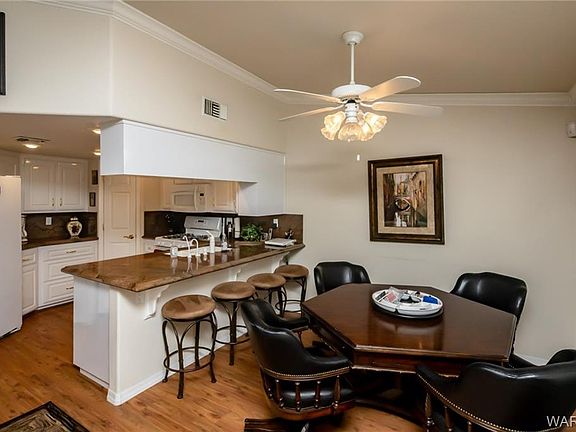 3rd image of 2819 Country Club Dr