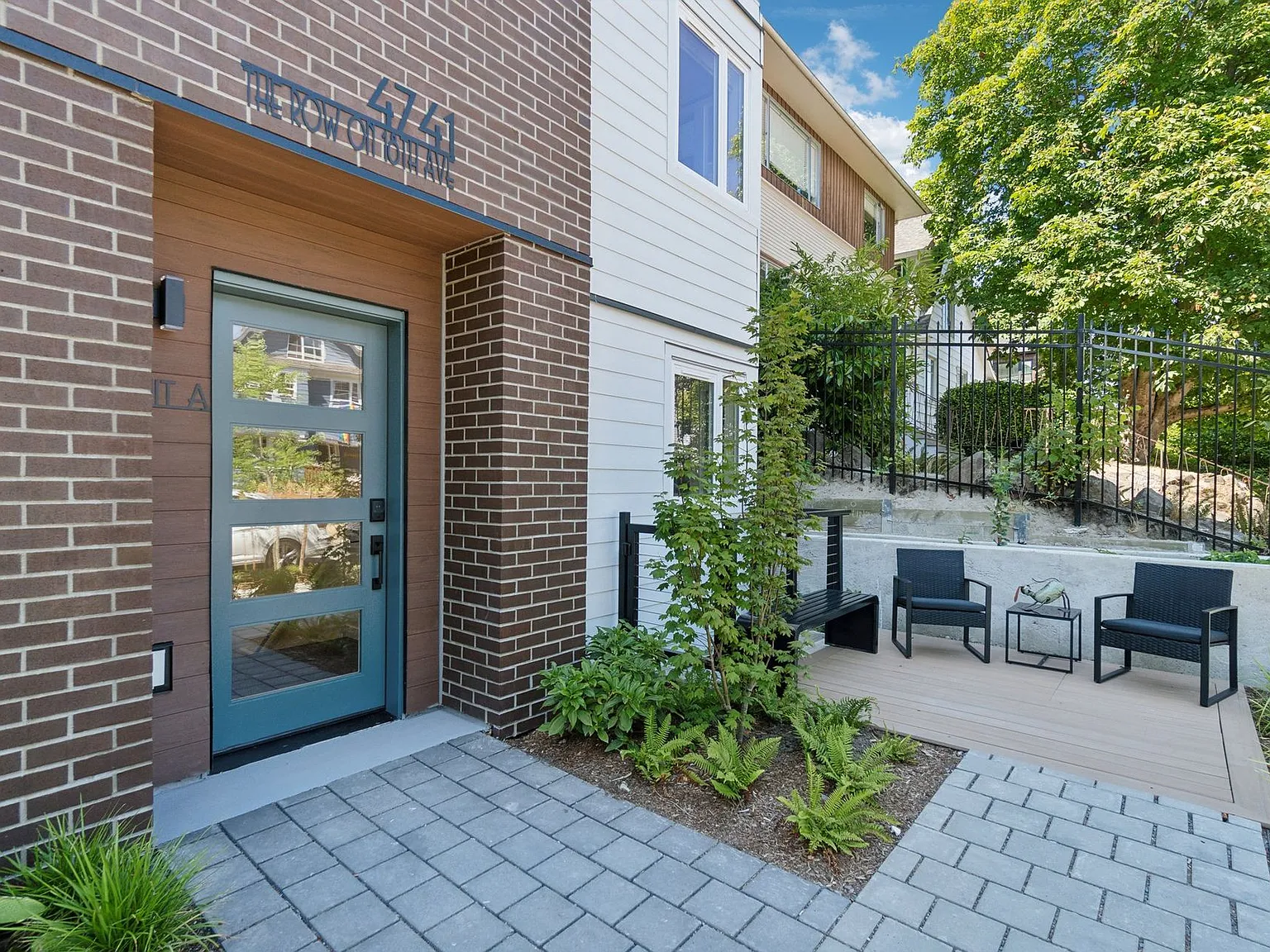 The Row Apartments Modern Studio Living Just Steps from UW — Photo 3