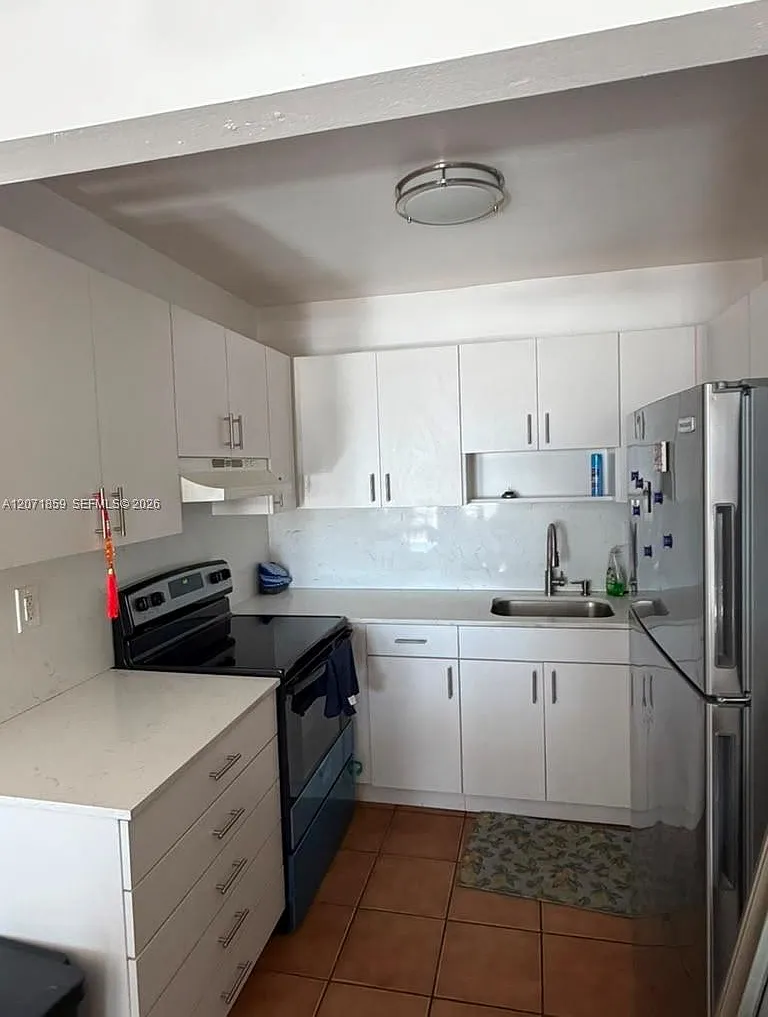 2 bed, 1.0 bath, $2,400 — Photo 4