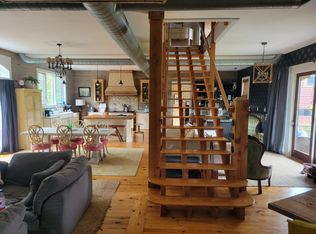 227 Middle Rd, Cumberland, ME 04021