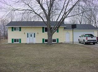 1372 S Nine Mile Rd, Kawkawlin, MI 48631