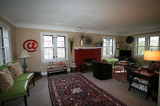 5th image of 917 Edgewood Pl