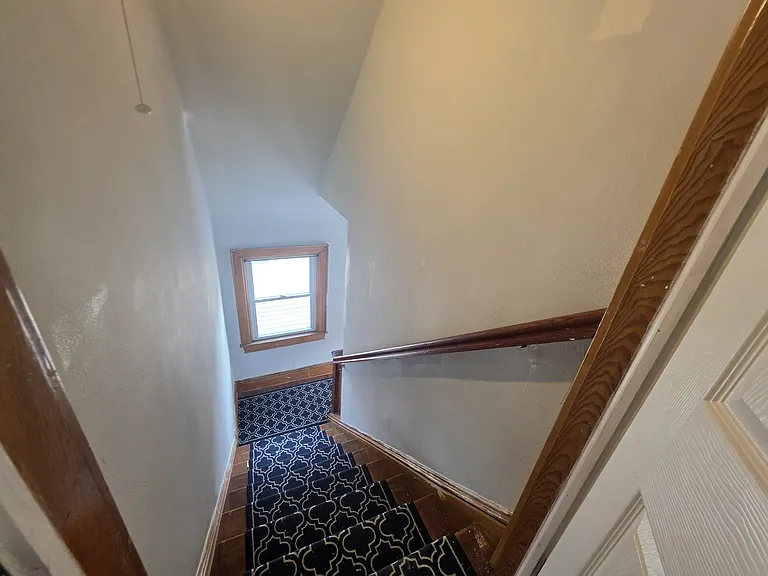 81 Waring Pl #3 — Photo 2