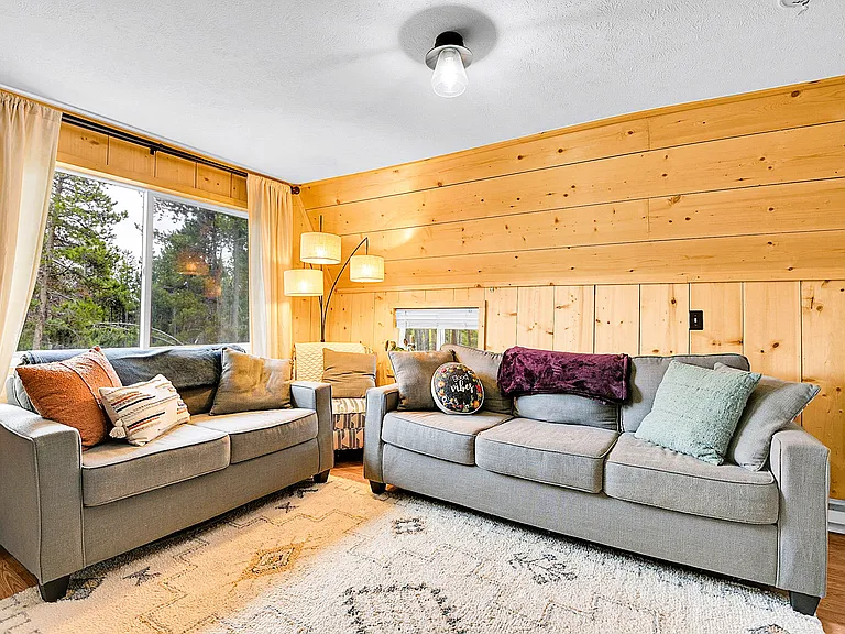 130 Deer Rd — Photo 3