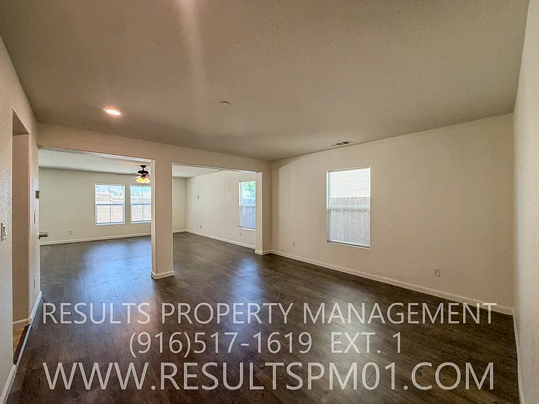 4329 Gentry Way — Photo 6
