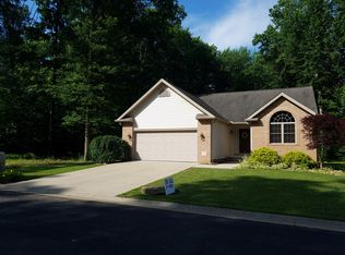 223 Lucretia Ln, Columbiana, OH
